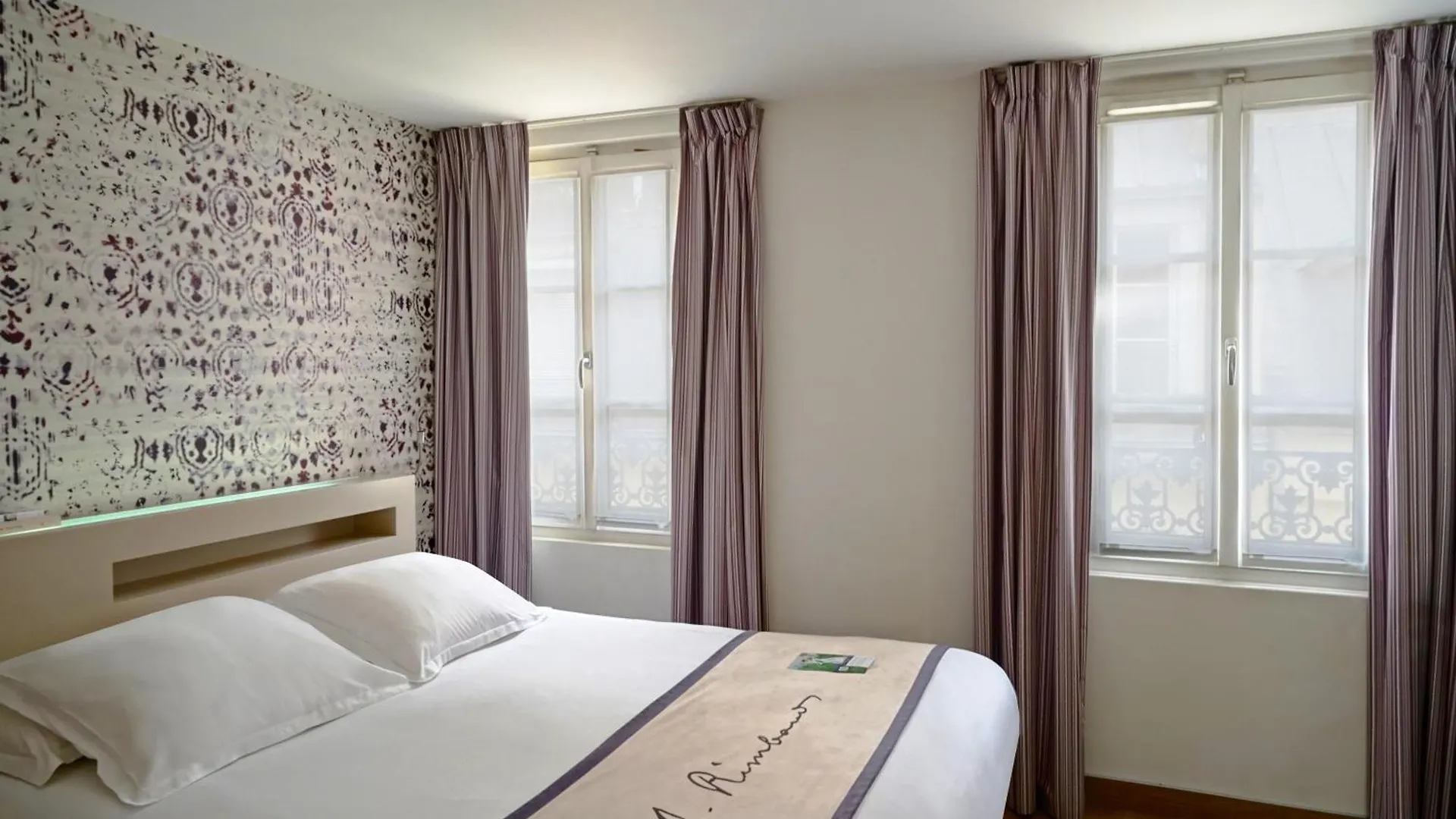Best Western Hôtel Littéraire Arthur Rimbaud París Hotel