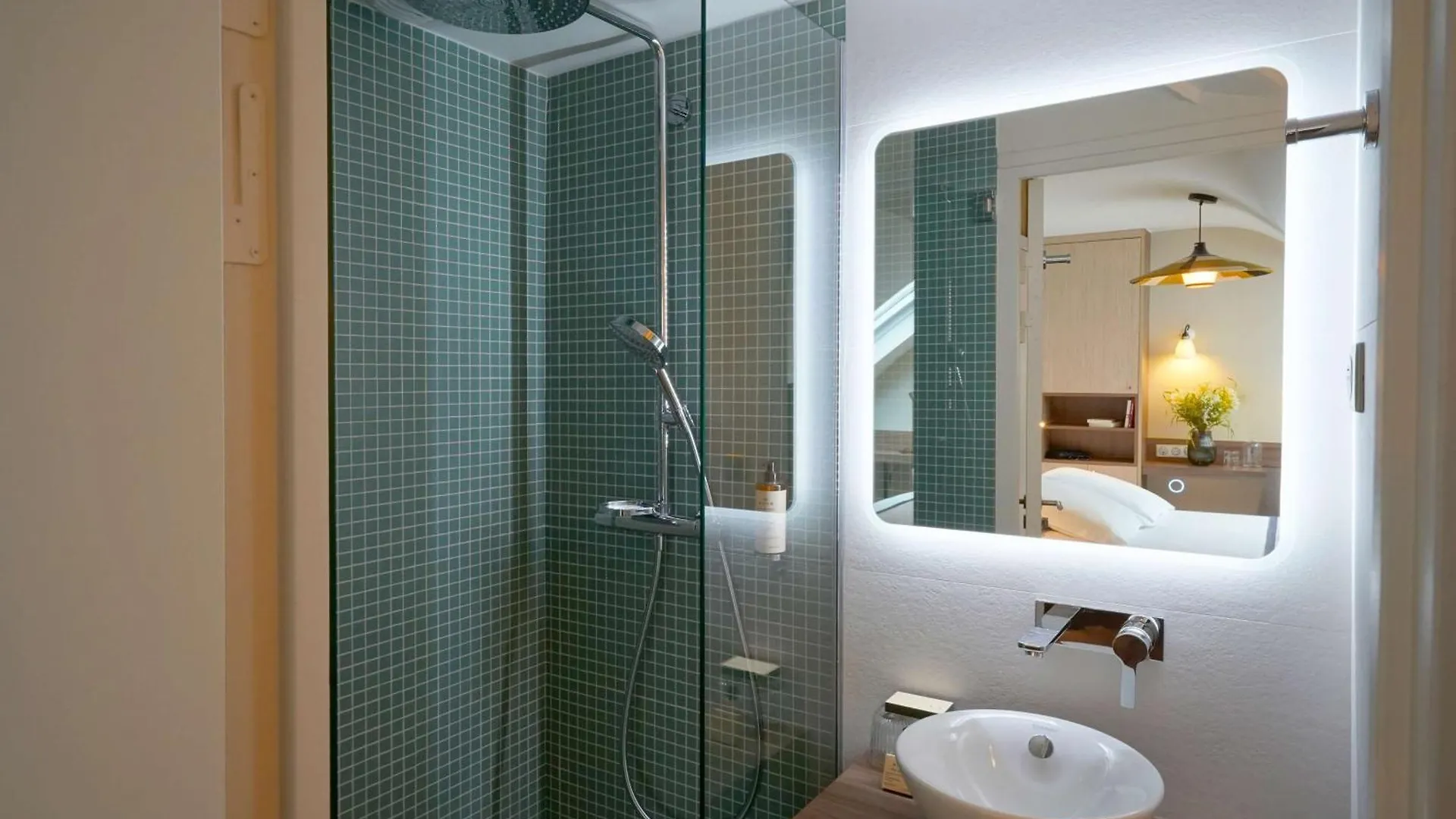 Best Western Hôtel Littéraire Arthur Rimbaud Paris Hotel