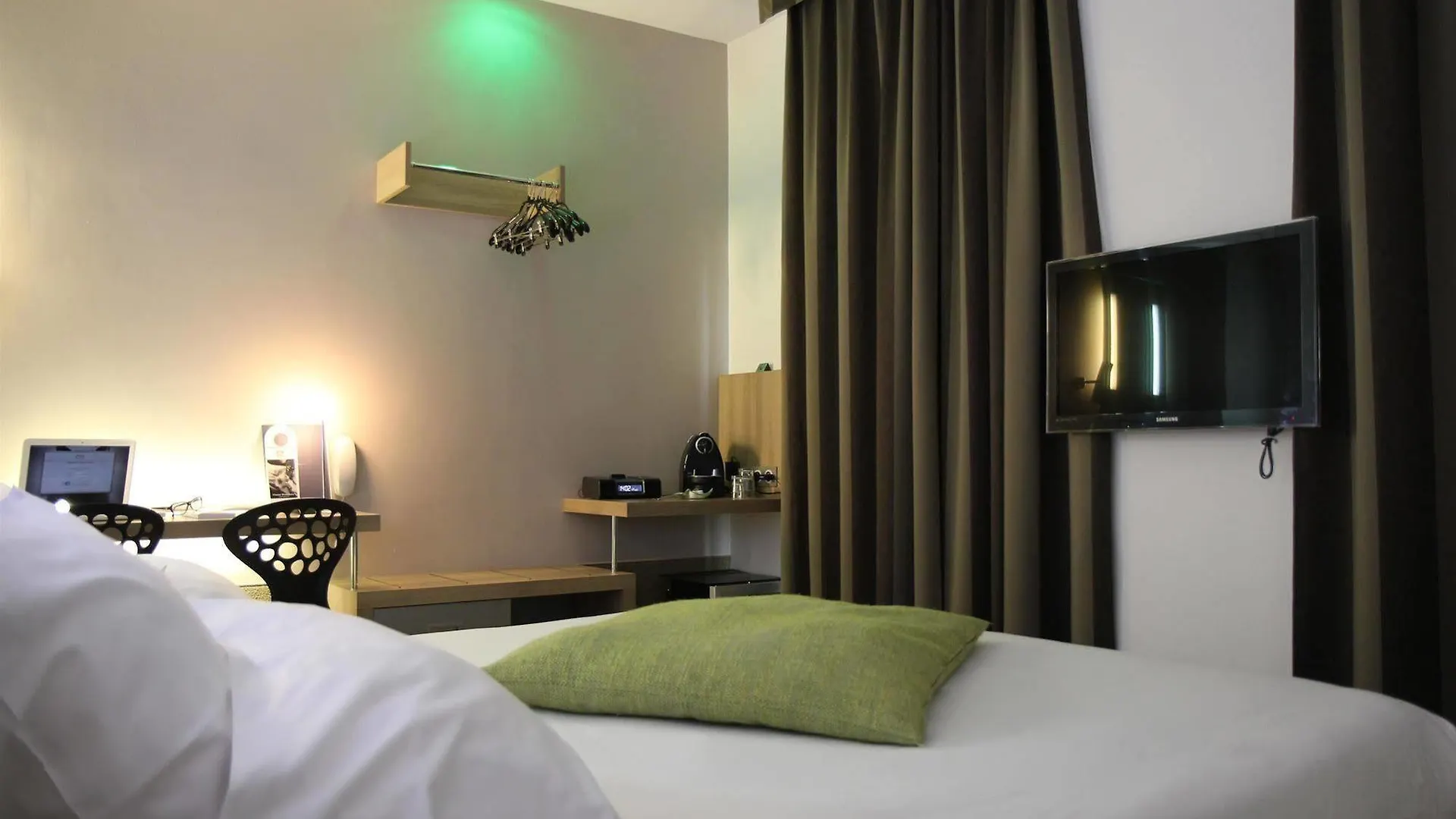 Best Western Hôtel Littéraire Arthur Rimbaud Paris Hotel